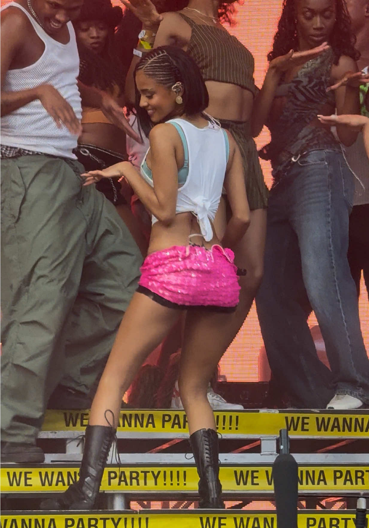 Is it def is the song of the summer 🔥🔥  Tyla live at @All Points East festival tonight in London 😮‍💨🤩 @TYLA #tyla #allpointseast #london #live #isit 