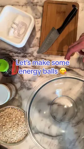 My toddler loves to help in the kitchen!! This evening he asked for energy balls, one of his favorite snacks we haven’t made in awhile!!  Our ingredients: Oats Peanut butter  Honey  Chocolate chips Dark chocolate bar Vanilla bean paste 