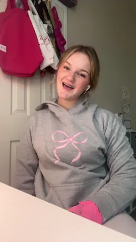 Going to see a movie #jesuslovesyou #fyp #lipsync #brokenarm #grwm 