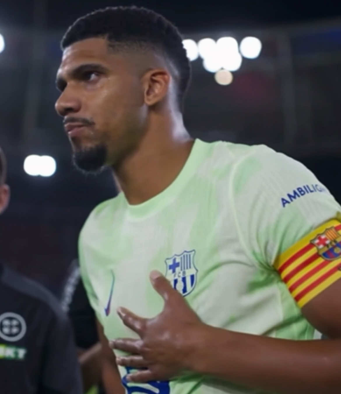 Araujo SOLID vs Levante☠️ #fyp #futtfooty #fuutfooty 