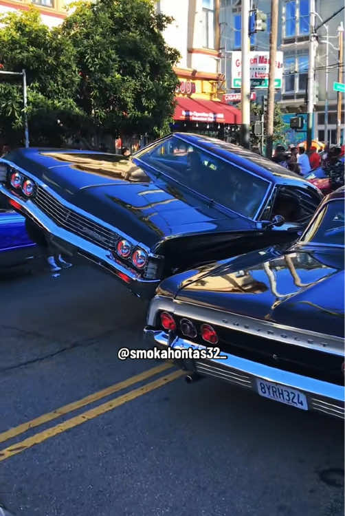 Ride’n sideways 🙌🏽🔥 #fyp #OldieButGoodie #cruisin #HittinSwitches #lowriders 
