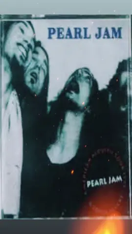 #onthisday  Pearl Jam ~ Leash    🤘🏻😌🥰🎧🎵🎸🥁🎤🎶🔥🔥🔥🔥🔥💯💯🤘🏻🤘🏻 Pearl Jam, one of the greatest bands of all time. “ Definition of Grunge “ 90s ❤️‍🔥✌🏻
