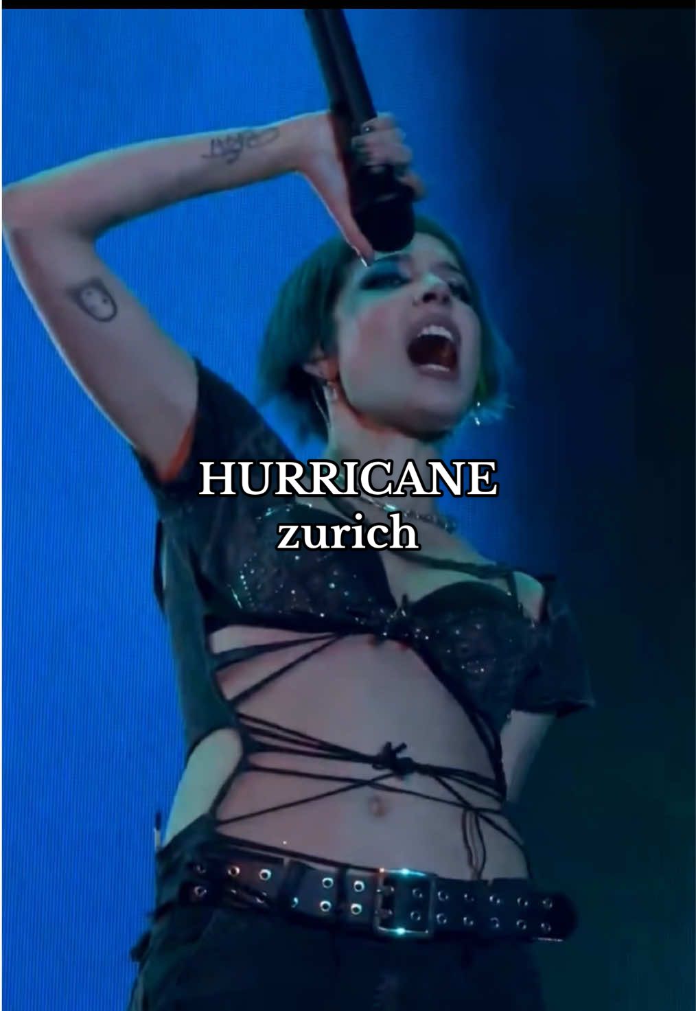 hurricane tonight in zurich💙 ꩜⭒°｡⋆ vc badlandsgirls #halsey #zurich #thegreatimpersonator #badlands #hurricane @Halsey @halseyhq 