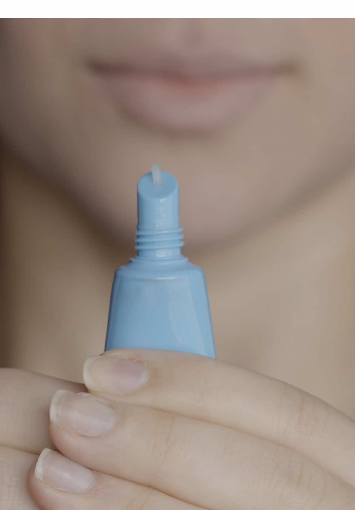 Do treino pro trabalho, do encontro com as amigas pro date à noite, da rotina reparadora noturna pra diurna...o Lip Balm Incolor está com você em todos os momentos 🩵 #creamyskincare #lipcare #lipbalm 