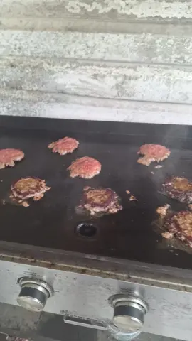 #SaturdayNightMode #BurgersAndBeer #GrillingTime #Summer 