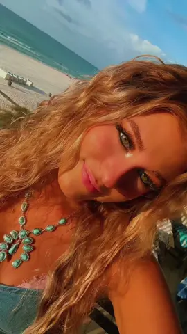 bouta eat my weight in crab legs #foryou #foryoupage #western #westernfashion #greeneyes 