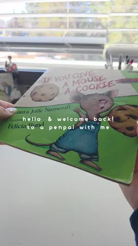 What's your favorite children's book? I need reccs to read to my students lol #penpalwithme #junkjournal #letter #penpal #ifyougiveamouseacookie 