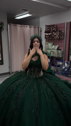 🌙moonlight quince vibes ✨#forestprincess #sacramentocalifornia #boutiquemoroleon #sweet15 #quinceañeradress 