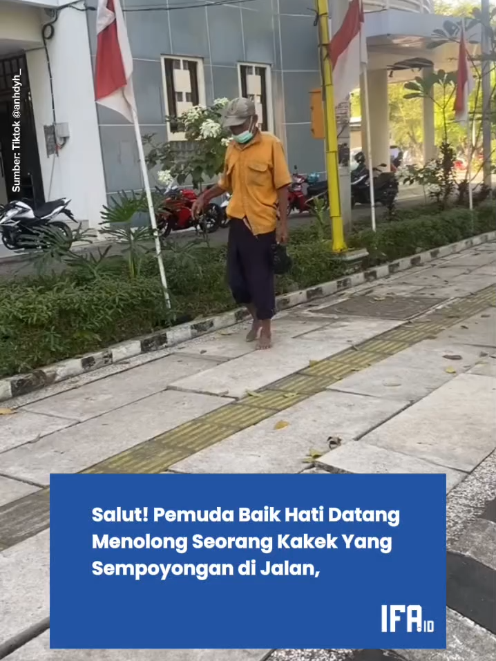 Seorang pemuda baik hati dengan sigap menolong kakek yang sempoyongan di jalan. Aksi kecil penuh ketulusan ini bikin haru dan jadi pengingat bahwa kebaikan masih ada di sekitar kita ❤️ Follow @ifanetwork untuk cerita inspiratif dan viral lainnya! #CeritaInspiratif #KebaikanItuAda #ViralIndonesia #KisahNyata #PeduliSesama #IFA #pestakeme#pestakemenangan