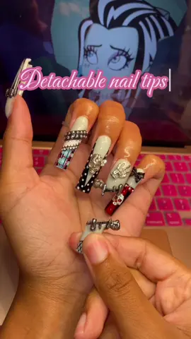 How I made the nail detachable! Disclaimer I didn’t invent detachable nails! The first person I ever saw do it was a year or more ago! Support her please! @Hannah #addynailedit #addy_nailedit #detachablenails #monsterhigh #nailtutorial 