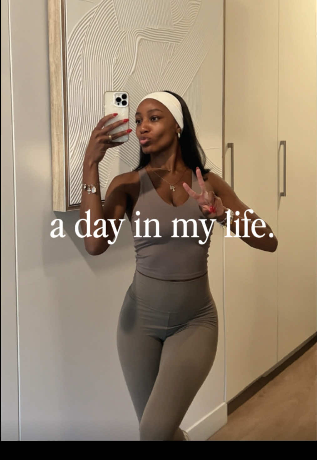 I love how type b my days are sometimes, no structure just vibes.lmfao  🌊🍸✨🏙️  #dayinmylife #dailyvlog #fyp #dayinthelife 