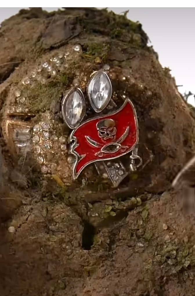 Bucs 2 superbowl rings  #nfl #nflfootball #nflfans #buccaneers  #SuperBowl  @Cleaning The Dirtiest 