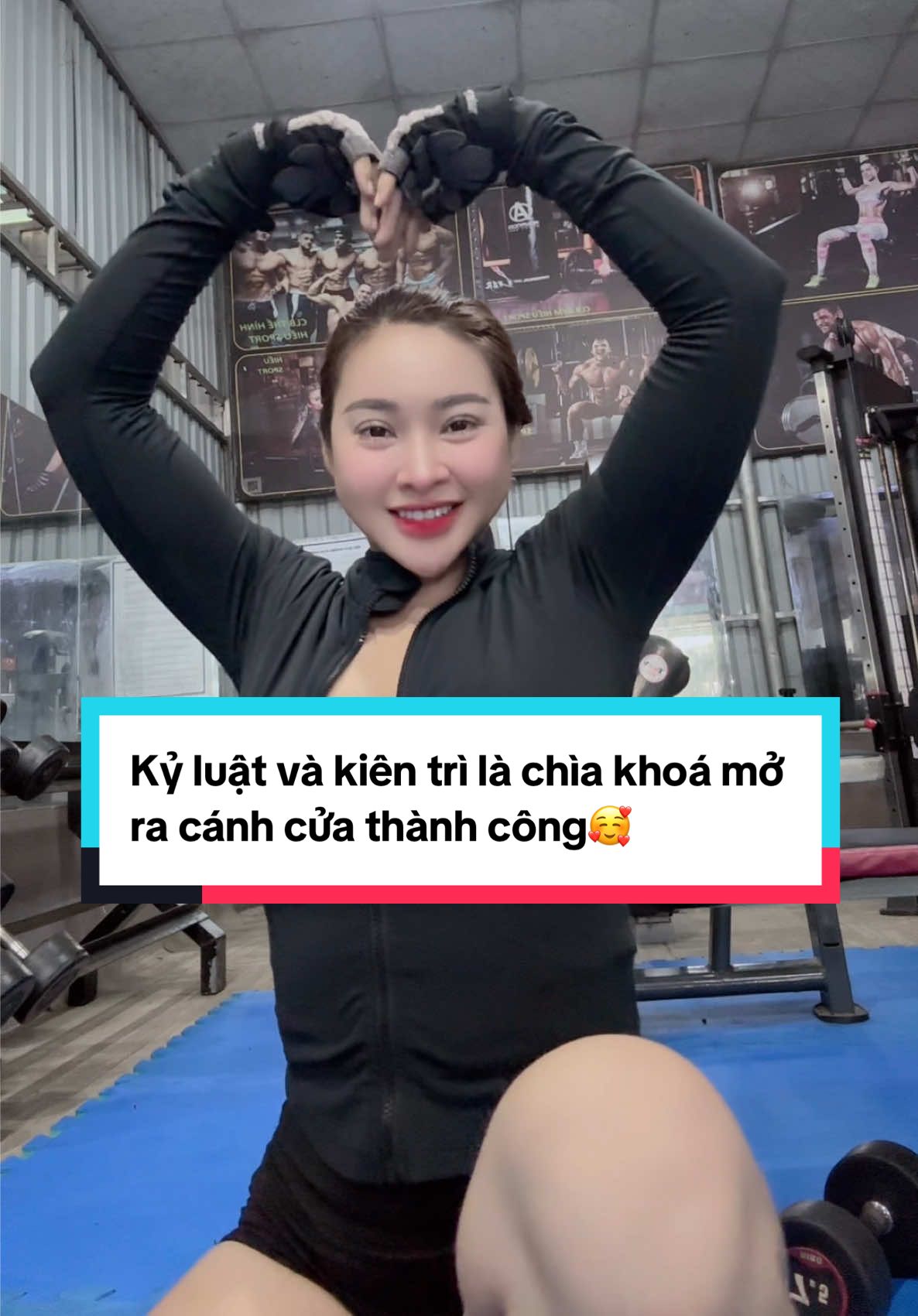 Mỗi ngày nhìn mình trong gương còn phải yêu lấy chính mình nữa thì huống gì người khác đúng ko? Khi mọng đầy đủ tình yêu thương với bản thân thì ko cần phải tìm kiếm ai😍😍😍#kimthethao#caphechualanh