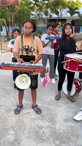 Kenangan Latihan Lagu TANAH AIRKU dan ERI RAMBU BALU oleh Drumband Keren dan Viral SMP Negeri 2 Waingapu #tabolabale #drumband #mayoretcantik #nonamanis #nttpride🏝🔥 