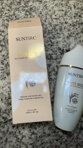 Moisturizing whitening toner. 
