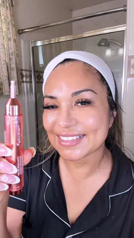 ✨usando leche real para una piel de perla🤍 @medicube global #medicubeskincare #medicubecollagen #tiktokshopcreatorpicks #fallfreshness #medicubesuperbrandday 