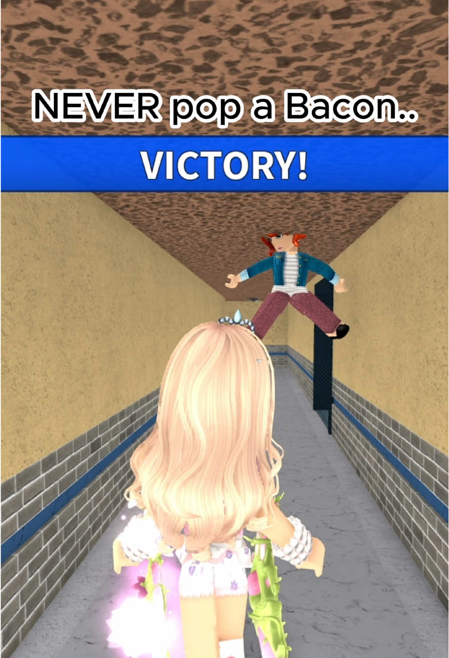 HER SPINNING ON THE CEILING?? 😭 #roblox #robloxfyp #mm2 #mm2roblox @༇♕𝐂𝐀𝐑𝐃𝟏⁂✩ 