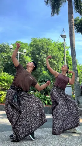 Baru joinan ini @Chikal Mutiara  Dc by @Deno , Dayang Bintang Mawat Sapek by @Reformanda 🎶  #dance #dayangbintang #penari #dayak #coupledancer 