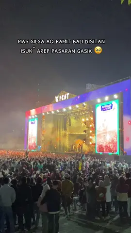 KEBUMEN FEST 2025 🥳 #gilgasahid #gilcoustic #kebumen #kebumenfest2025 #fyp #tiktok #vvip 
