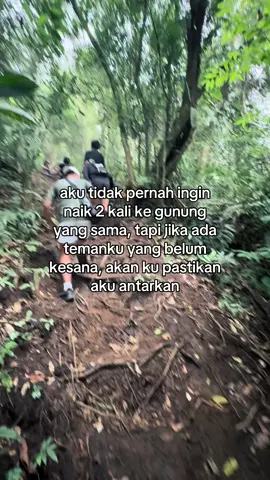Trek terjal dan lama via sukarena menurut saya #CapCut #promoseruweekend #hikingadventures #gunungkarangpandeglang #viasukarena 
