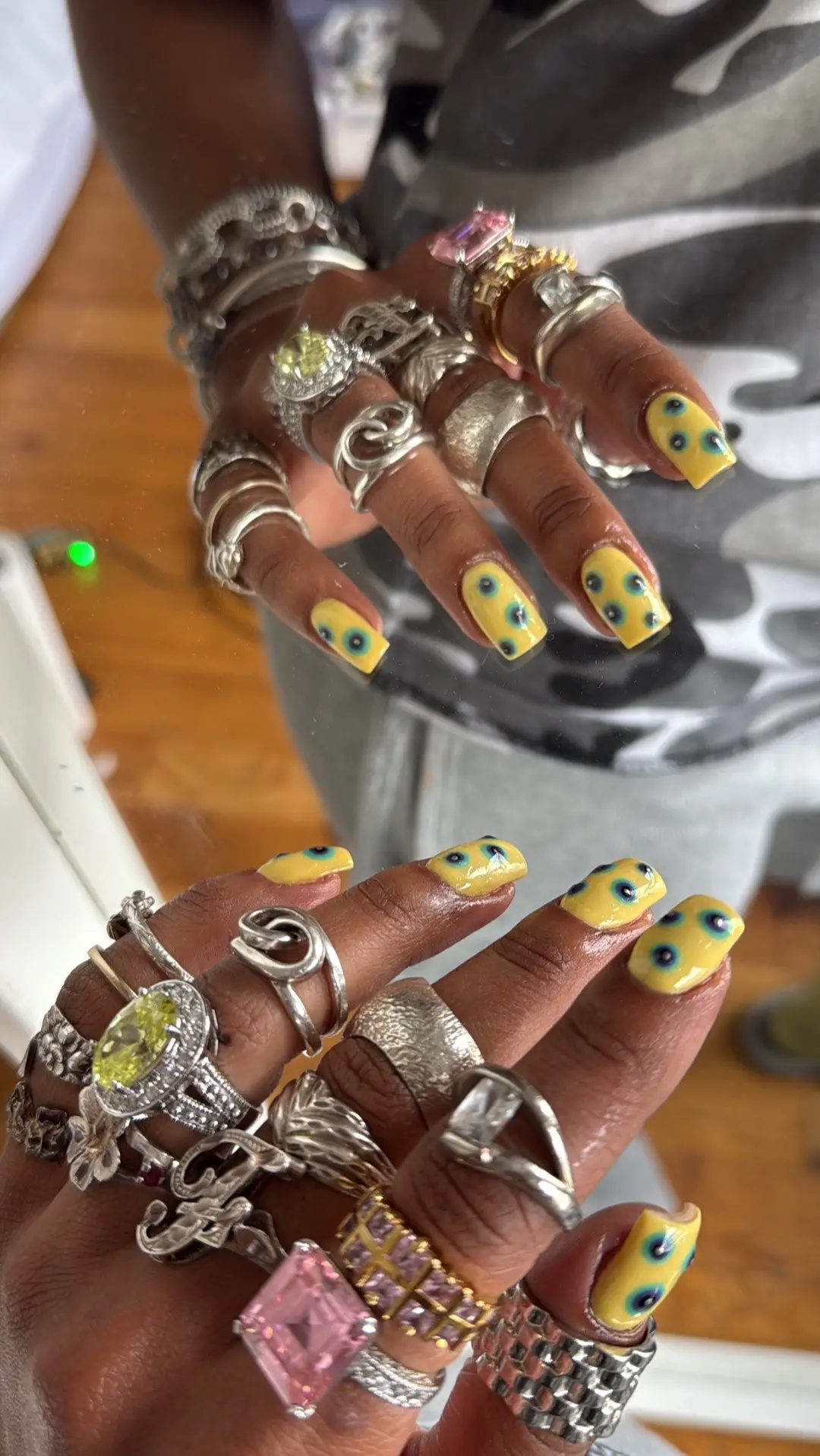 I’ve been doing my own nails lately and I’ve gotten soooo much better #nailart #nailinspo 