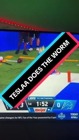 Follow me for NFL Content🏈 Check out all my socials pinned on my profile! #nfl #fyp #football #footballtiktok #celebration 
