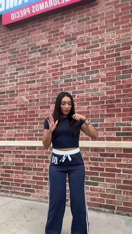 Pop your shiii 🤠  #fypシ #fypシ゚viral #hotgirlsummer #dance #trend  