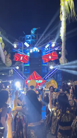 Mode Gayeng  #gunturbuana #gunturbuanasoundsytem #sound #soundsystem #soundhoreg #soundviral #karnaval #karnavalsoundsystem #karnaval #karnavalsoundsystem #fyp #fypシ #CapCut 