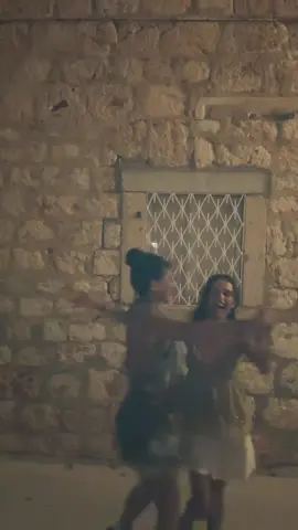 This took embarrassingly long to film #fyp #senorita