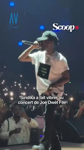 Invité sur scène, Sindika a enflammé le public avec une performance pleine d’énergie lors du concert de Joé Dwèt Filé. Une prestation qui a marqué les esprits et fait monter l’ambiance d’un cran.  #Sindika #JoeDwetFile #ConcertAbidjan #fyp #cotedivoire🇨🇮 