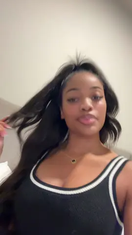 Told lil sis this a grown woman game this ain’t 4 kids 👎🏾🤣🤣