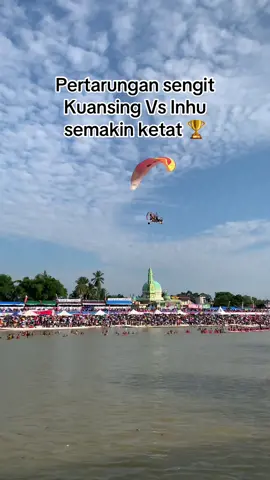 Saksikan hari ini final terakhir pacu jalur 2025 event nasional.. Apakah piala akan kembali keinhu atau masih menetap dan dipertahankan di kuansing ??? #aurafarming #pacujalurkuantansingingi #pacujalurmenyapadunia #fyp #boatdance 