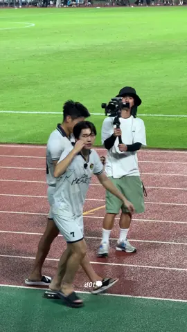ga terlalu suka bola, tpi klo pemainnya yg ini, bbbb-bolehh lah kita bicarakan baik-baik 😭🙏🏻 #namwoohyun #남우현 #인피니트  #football 
