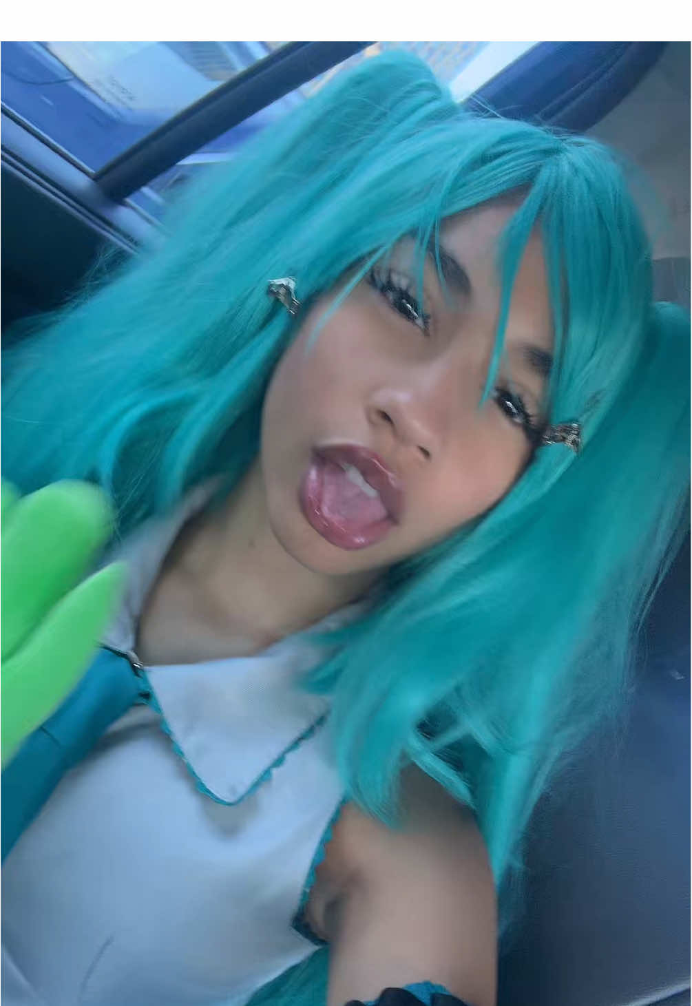 i friggin love this cosplay man 