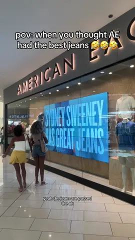the dancing is so bad 🤣 #americaneagle #katseye #influencersbelike #gap  