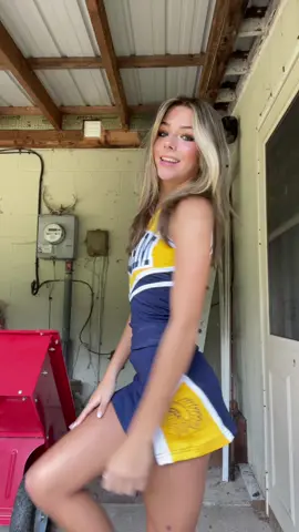 don’t look at the deodorant stains… #cheer #fnl #fyp #foryou #xyzbca 