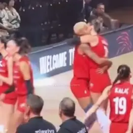 My safe haven... 🥹🤍✨️ #zehragunes #melissavargas #lovers #volleyball #viralizar 