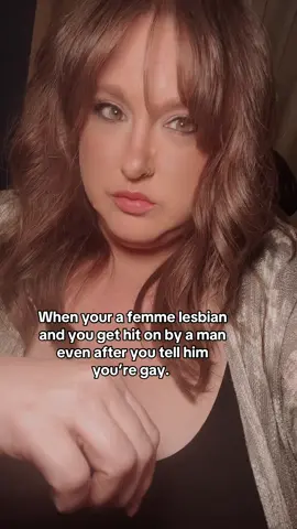 Why does this happen femmes? WHHHHY?! 😩😩 #lesbians #femlesbian #lipsticklesbian #wlw #girlswholikegirls 