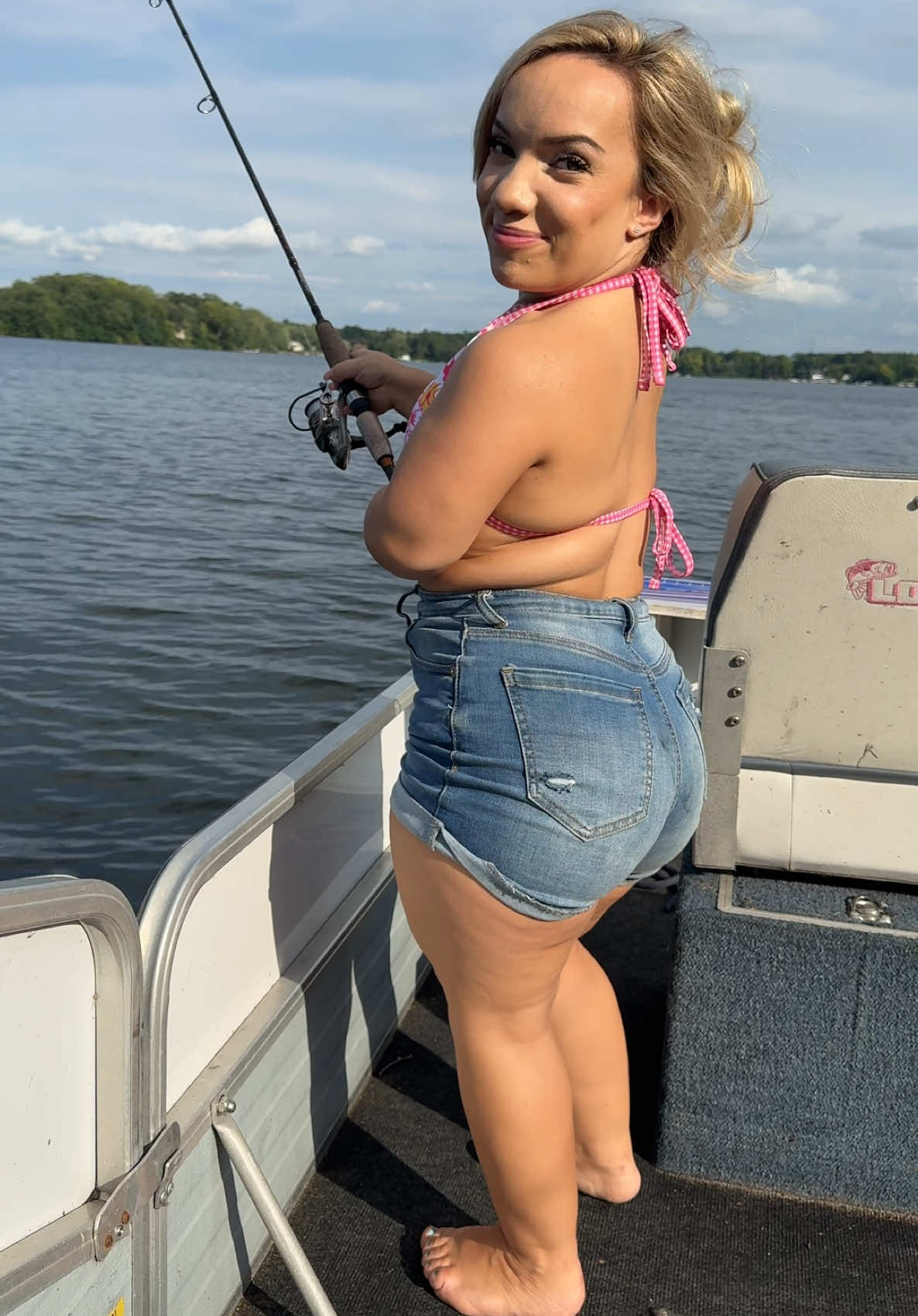 Just doing a little bit of fishing 🎣 #fishing #girlsfishing #dwarfismawareness 