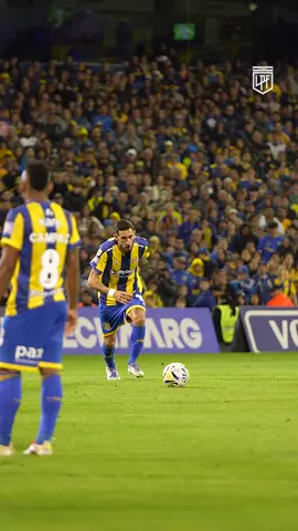 ¡QUE GOLAZO DE ANGELITO DI MARIA DE TIRO LIBRE! Hoy fue el clásico rosarino entre Rosario Central vs Newells en donde Rosario se llevo la victoria 1-0 con un golazo de tiro libre del fideo di maria que volvió al club de sus amores después de 18 años. ¡Eres un crack di maria! ¿Opiniones? #Godisgood #futbol⚽️ #argentina #dimaria #elpanasports 