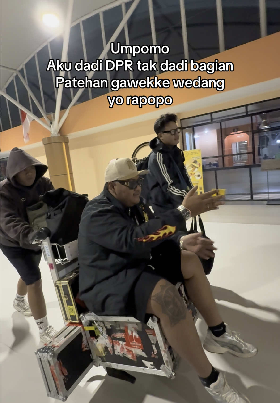 Umpomo kowe dadi DPR bagian opo genk ?