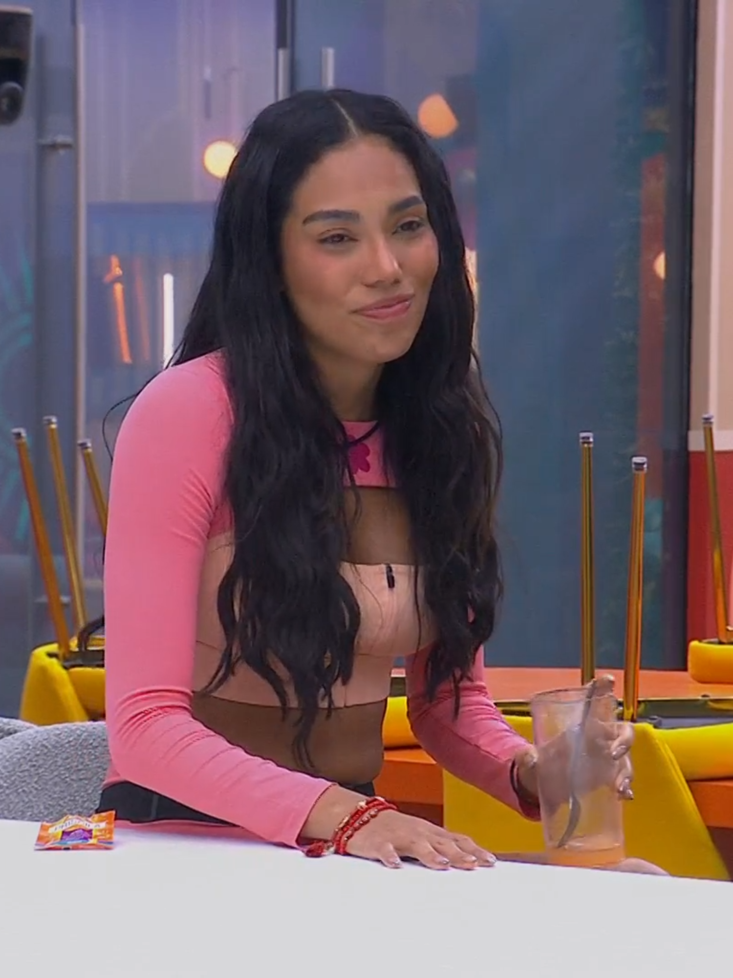 @priscila.valverde  habla de cómo le gusta ser tratada por sus ligues Si quieres ver el momento COMPLETO, suscríbete ya a @vix y no te pierdas de nada con el 24/7 🔥 #LaCasaDeLosFamososMx disponible también en #LasEstrellas y #Canal5 #Shiky