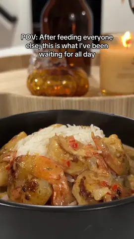 I don’t usually cook on Saturdays but for a quick & easy dinner I made a creamy cajun shrimp over some perfectly cooked basmati rice. So easy & satisfying. What’s your go-to meal just for you? 