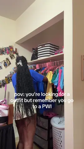 can yall tell im bored 😭😭😂😂 but fr i love college #pwi 