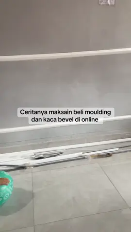 Pertama kali ngerjain proyek gini😄😄 alhamdulillah berhasil juga🥰#moulding #kecabevel #hiasandinding #estetik #pvc 