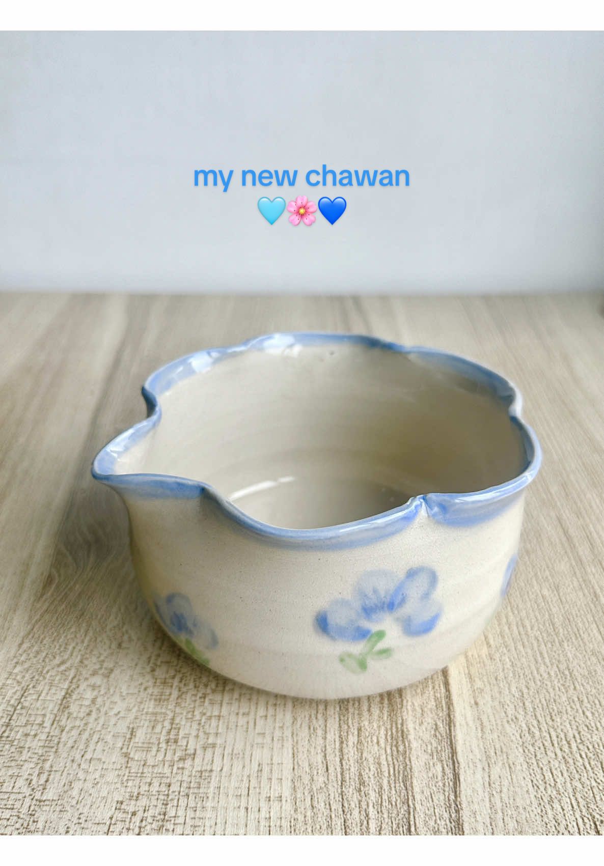 unboxing my new chawan!! 🥰 i got another one from @Mari Manalo - Mari Potteri <33 couldn’t resist when she put this up for sale! Fell in love with the soft blue hues and its unique flower shape 🥹 can’t wait to use it hehe 🩷 #matchabowl #chawan #matchaph #matchatok #fyp 