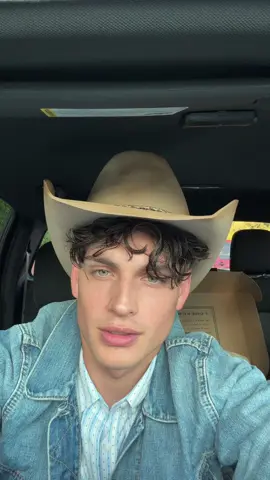 🤠