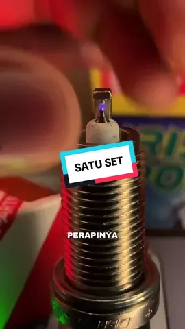 Busi iridium mobil bikin performa lebih stabil, awet, dan hemat BBM. Solusi mesin modern 🔥 #busiiridium #busimobil #sparkplugs #autoparts #tahanpanas