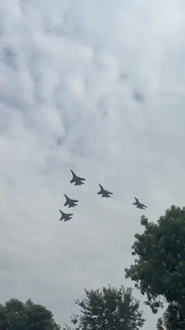 tiêm kích Su30 trên bầu trời Hà Nội 🇻🇳#A80 #su30mk2 #dieubinhdieuhanh #viral #xuhuong 