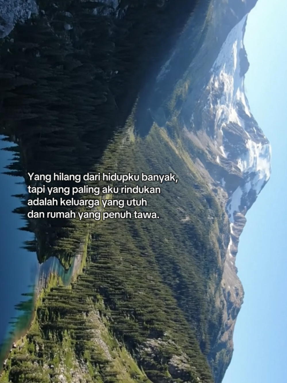 Merindukan rumah yang dulu penuh cerita dan tawa. Walau sekarang tak lagi sama, kenangan itu tetap jadi harta paling berharga. Semoga suatu hari nanti, kehangatan itu kembali. ❤️‍🩹